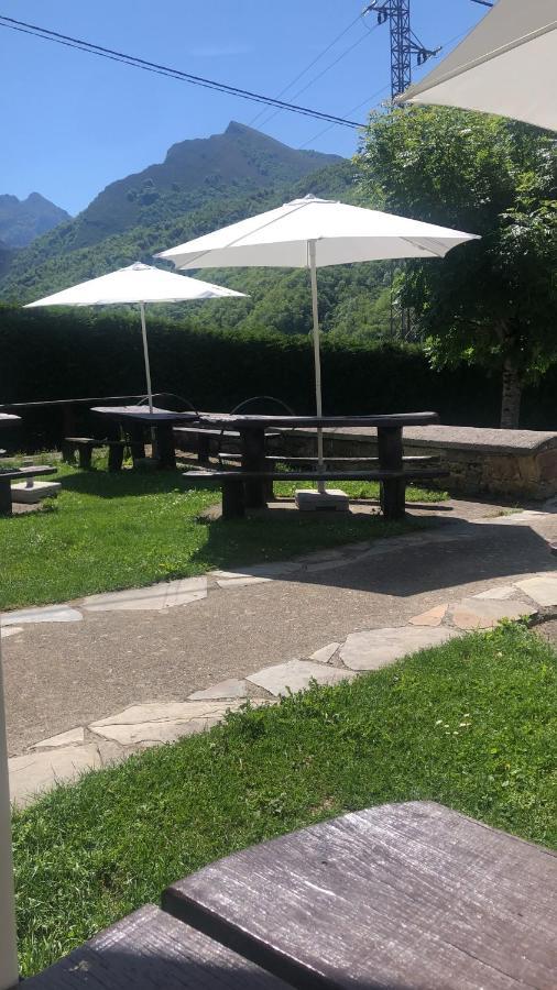 Hotel Restaurante La Carasca Orle Exterior foto