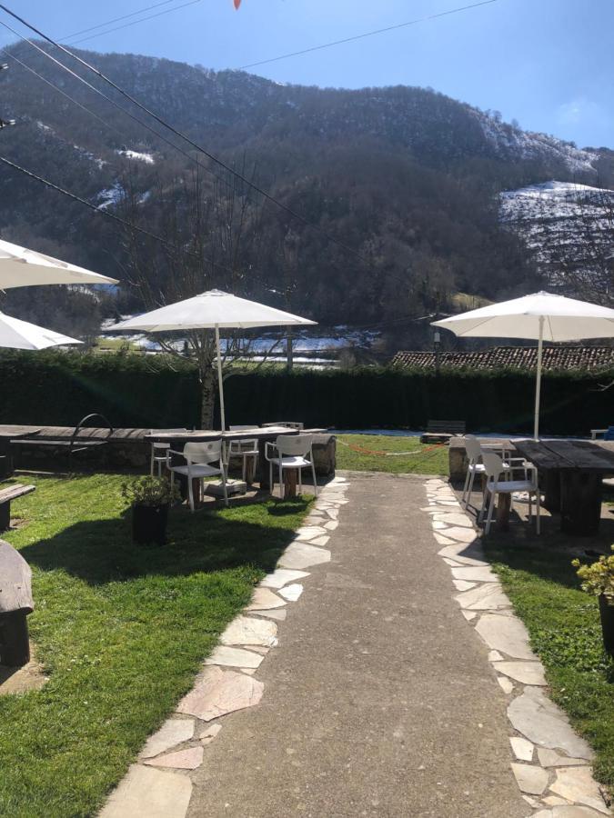 Hotel Restaurante La Carasca Orle Exterior foto